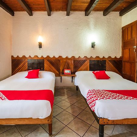 Oyo Hotel Sands Barra de Navidad Eksteriør billede