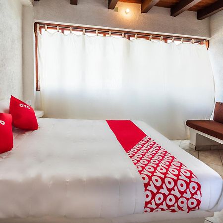 Oyo Hotel Sands Barra de Navidad Eksteriør billede