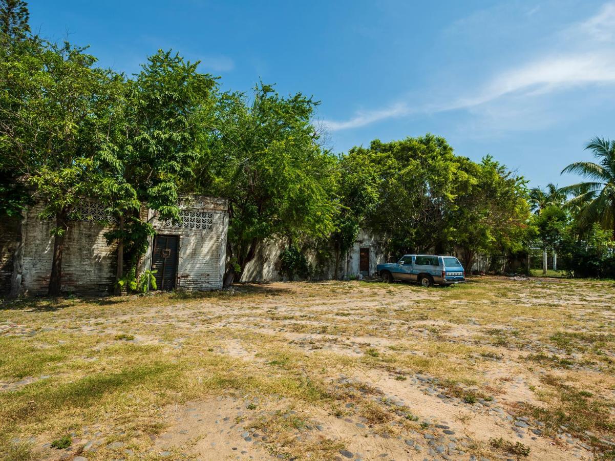Oyo Hotel Sands Barra de Navidad Eksteriør billede