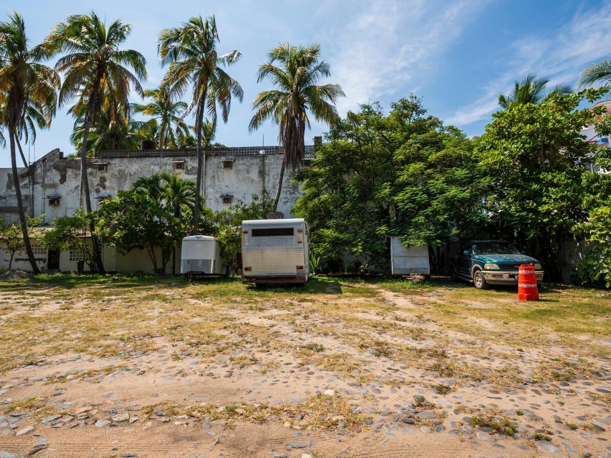 Oyo Hotel Sands Barra de Navidad Eksteriør billede
