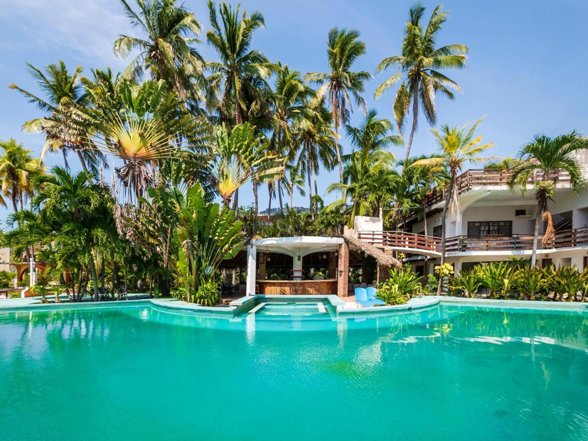 Oyo Hotel Sands Barra de Navidad Eksteriør billede