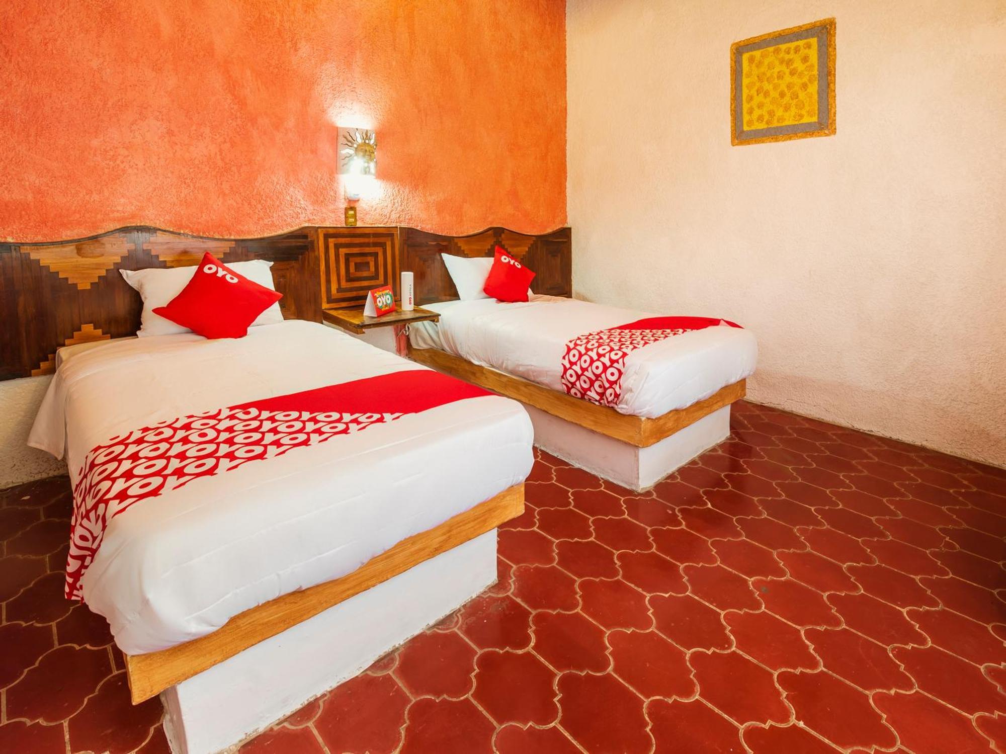 Oyo Hotel Sands Barra de Navidad Eksteriør billede