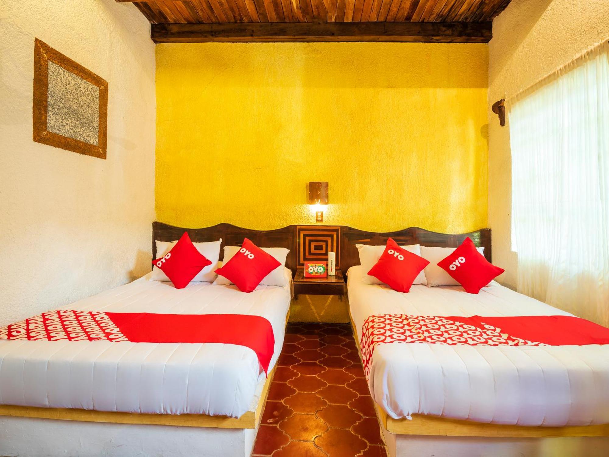 Oyo Hotel Sands Barra de Navidad Eksteriør billede